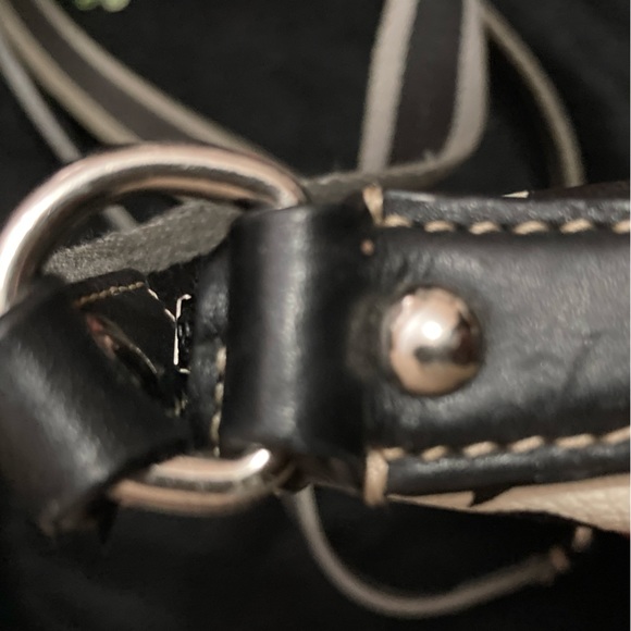 Pre-Owned Coach Signature Messenger Style Bag in Fair condition - Picture 13 of 16